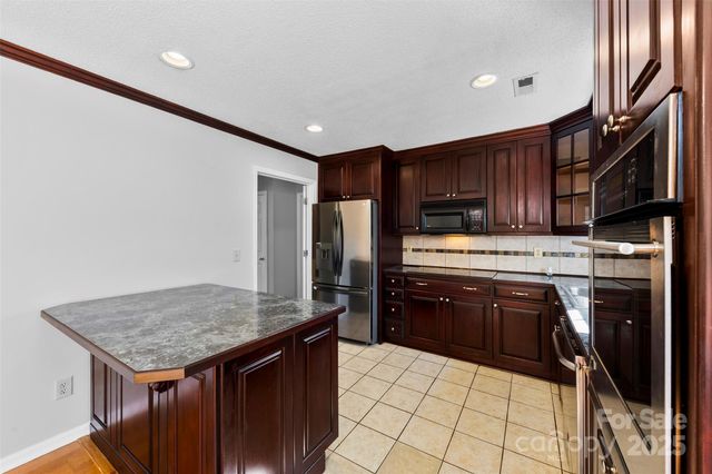 9800 Ashley Farm Drive, Matthews, NC 28105