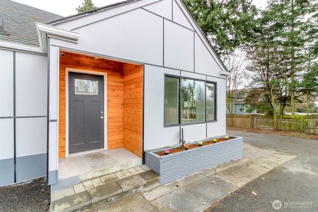 9613 S 240th Street, Kent, WA 98031