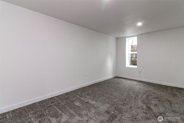 9613 S 240th Street, Kent, WA 98031