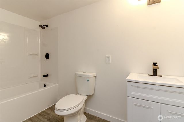 9613 S 240th Street, Kent, WA 98031