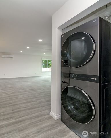 9613 S 240th Street, Kent, WA 98031