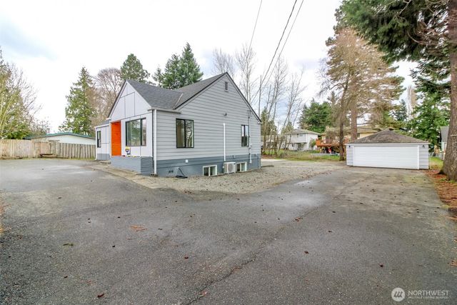 9613 S 240th Street, Kent, WA 98031