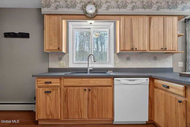 25 Dino Drive, Malta, NY 12019