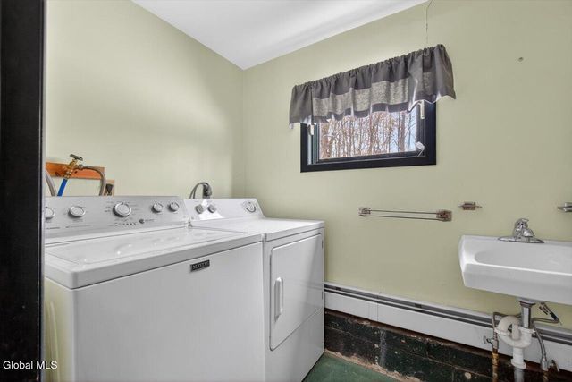 25 Dino Drive, Malta, NY 12019