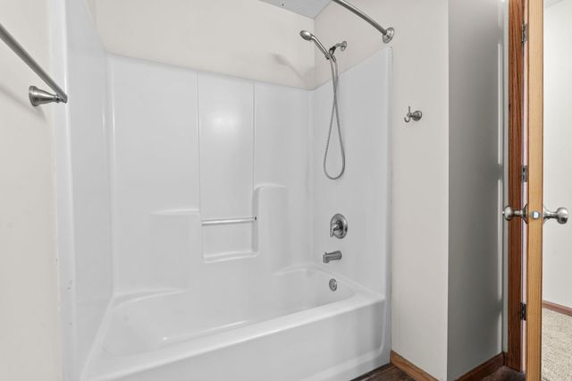 935 Aspen Lane, Montrose, MN 55363