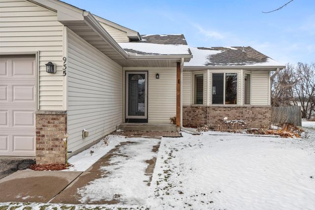 935 Aspen Lane, Montrose, MN 55363