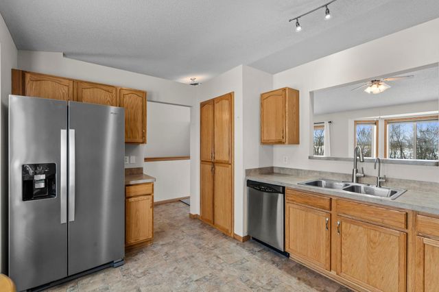 935 Aspen Lane, Montrose, MN 55363