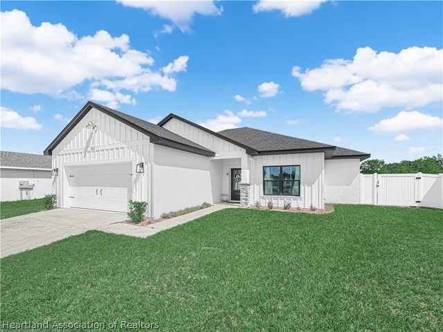 211 Hidden Creek Circle, Wauchula, FL 33873