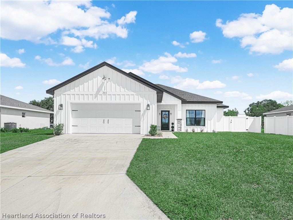 211 Hidden Creek Circle, Wauchula, FL 33873