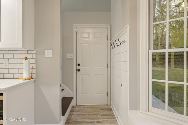 1942 Cedardale Lane, Knoxville, TN 37932