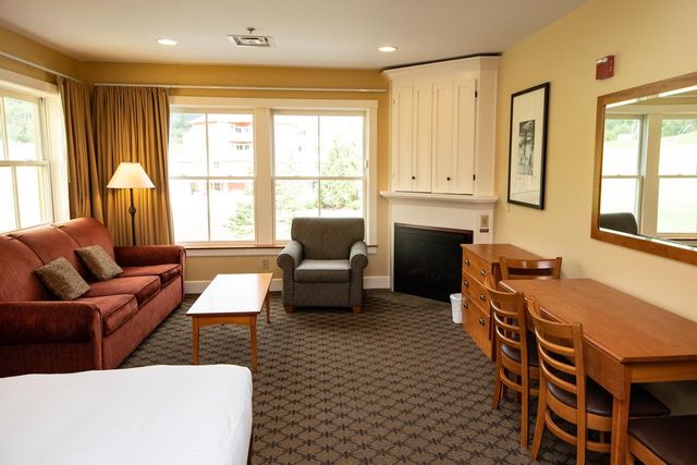 243 Qtr. I V Jackson Gore Inn, Ludlow, VT 05149