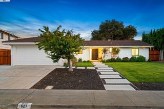627 E Angela St, Pleasanton, CA 94566