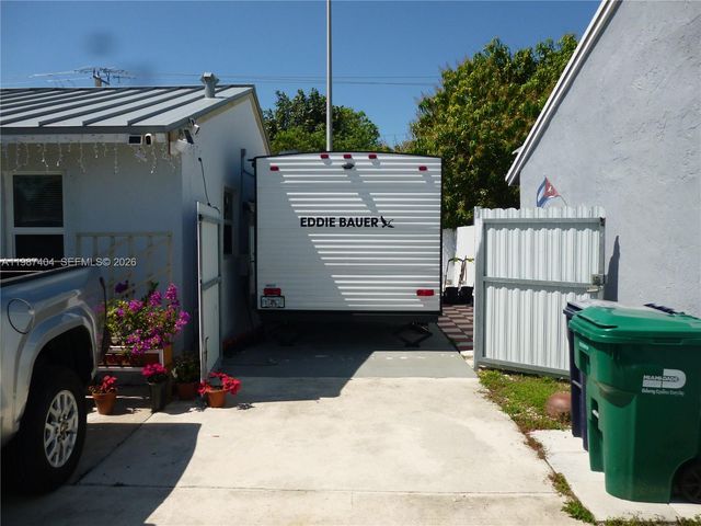 19372 SW 119th Court, Miami, FL 33177