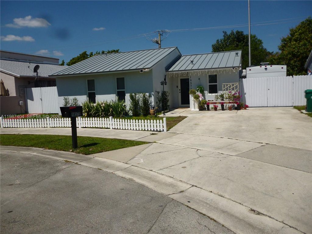 19372 SW 119th Court, Miami, FL 33177
