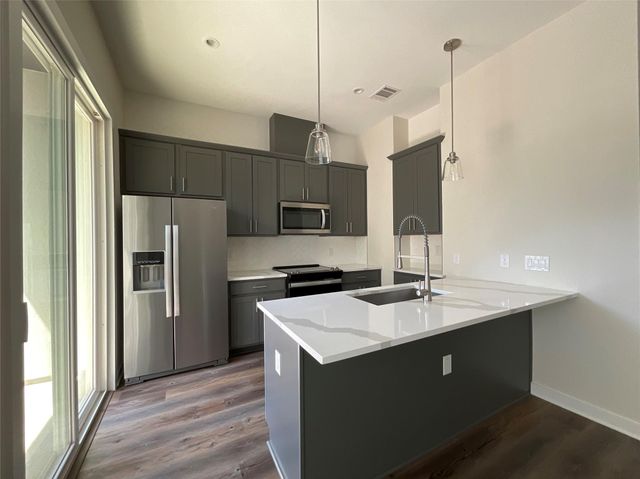 12001 Vista Parke DR 203, Austin, TX 78726