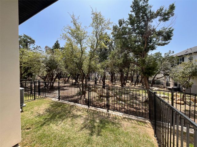 12001 Vista Parke DR 203, Austin, TX 78726