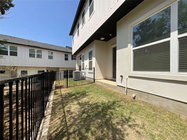 12001 Vista Parke DR 203, Austin, TX 78726