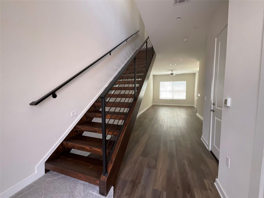 12001 Vista Parke DR 203, Austin, TX 78726