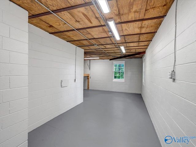 2402 Polk Drive NE, Huntsville, AL 35801