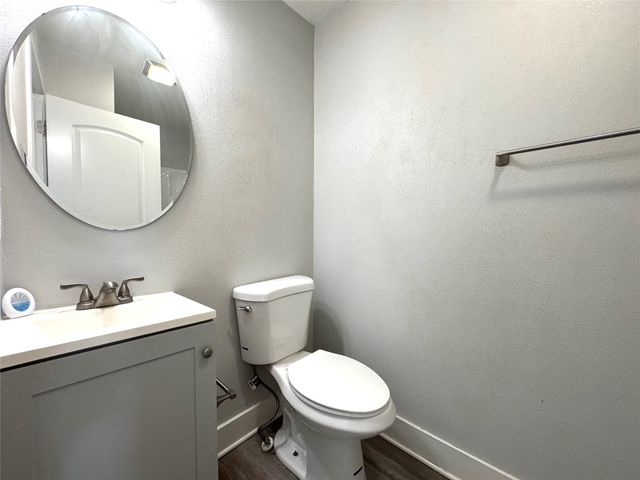 800 E Edison Avenue, Des Moines, IA 50315