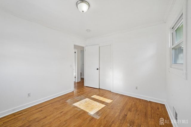 125 Cedar Street, Colonia, NJ 07067
