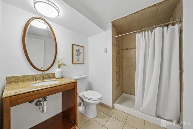 125 Cedar Street, Colonia, NJ 07067