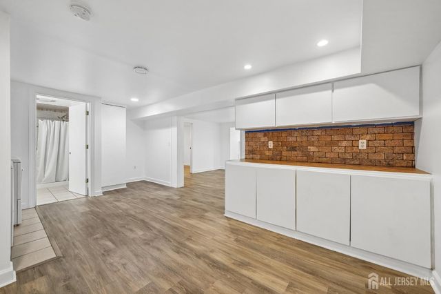 125 Cedar Street, Colonia, NJ 07067