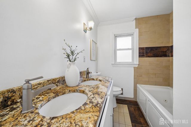 125 Cedar Street, Colonia, NJ 07067