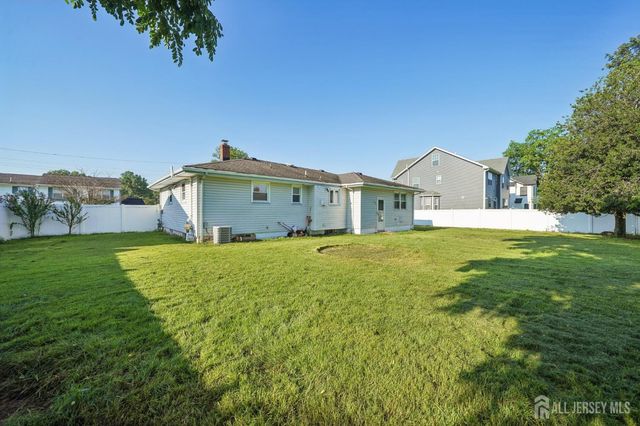 125 Cedar Street, Colonia, NJ 07067