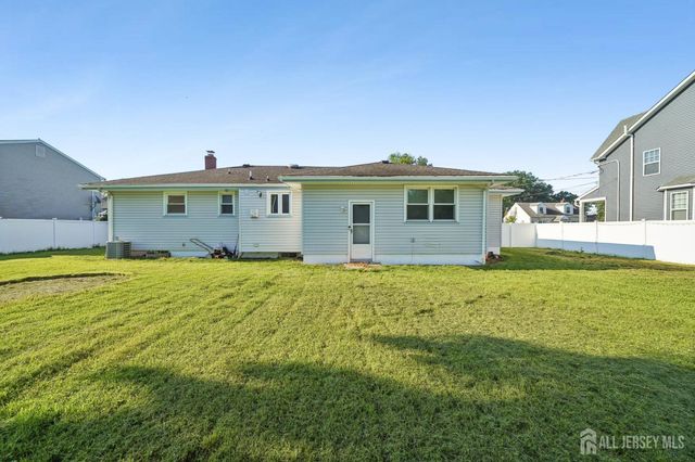 125 Cedar Street, Colonia, NJ 07067