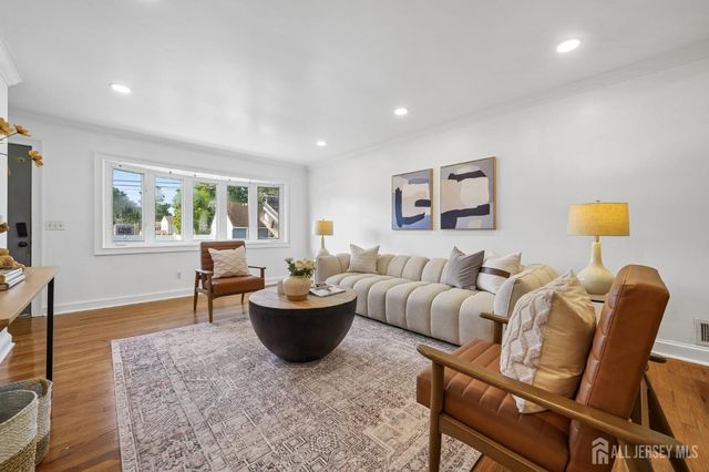 125 Cedar Street, Colonia, NJ 07067