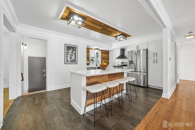 125 Cedar Street, Colonia, NJ 07067