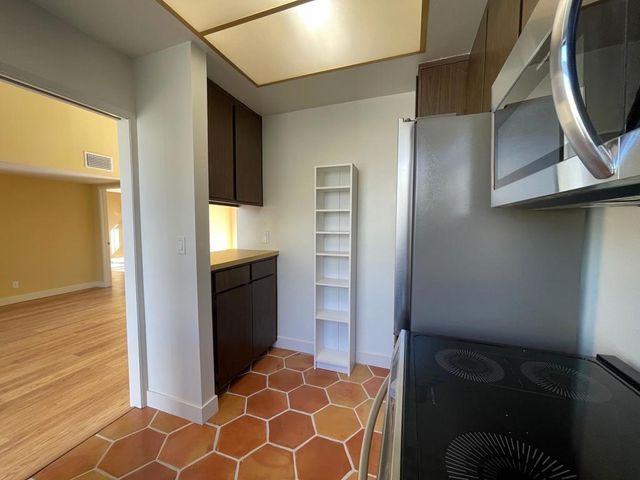 837 N Calle De Pinos, Palm Springs, CA 92262