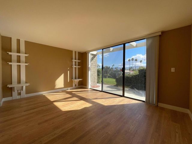 837 N Calle De Pinos, Palm Springs, CA 92262