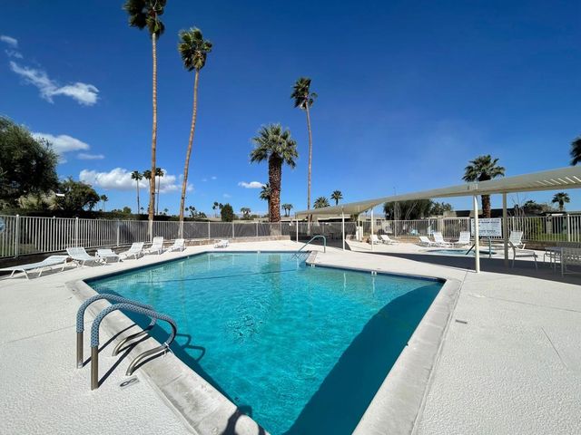 837 N Calle De Pinos, Palm Springs, CA 92262