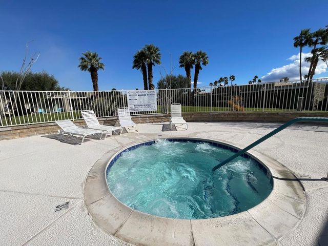 837 N Calle De Pinos, Palm Springs, CA 92262