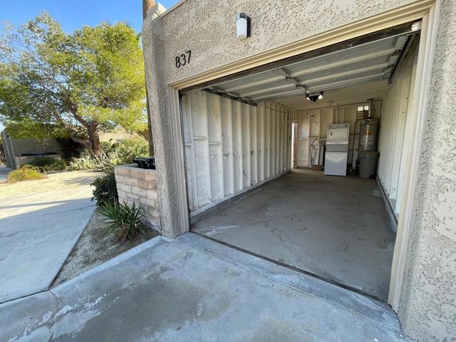 837 N Calle De Pinos, Palm Springs, CA 92262