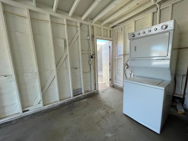 837 N Calle De Pinos, Palm Springs, CA 92262