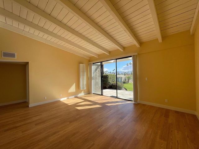 837 N Calle De Pinos, Palm Springs, CA 92262