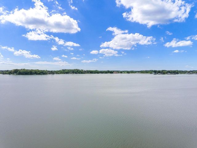24315 Fairway DRIVE, Kansasville, WI 53139