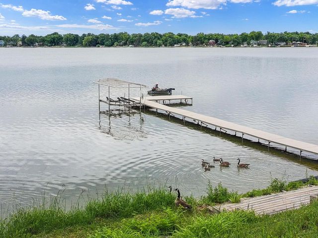 24315 Fairway DRIVE, Kansasville, WI 53139