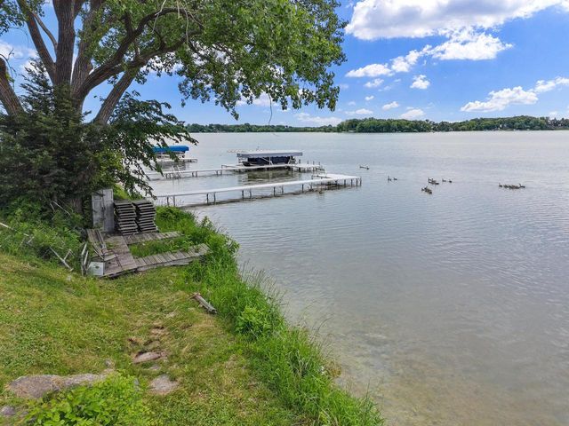 24315 Fairway DRIVE, Kansasville, WI 53139
