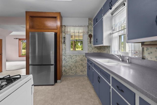 24315 Fairway DRIVE, Kansasville, WI 53139