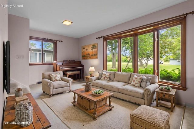 24315 Fairway DRIVE, Kansasville, WI 53139