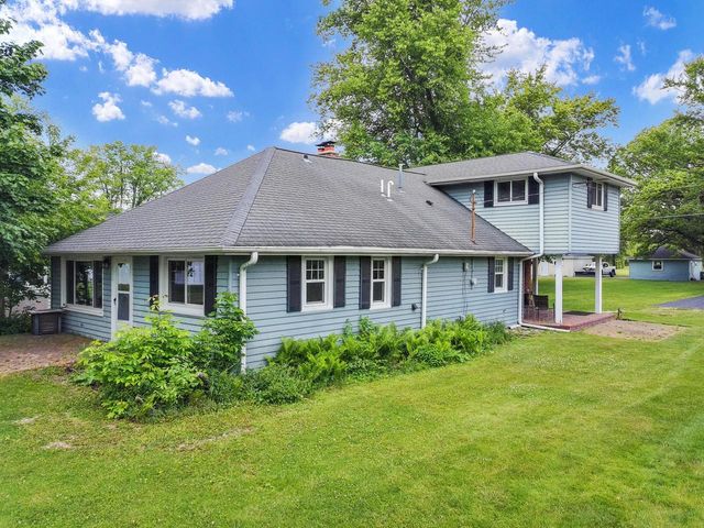 24315 Fairway DRIVE, Kansasville, WI 53139