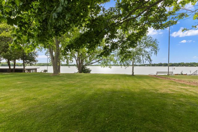24315 Fairway DRIVE, Kansasville, WI 53139