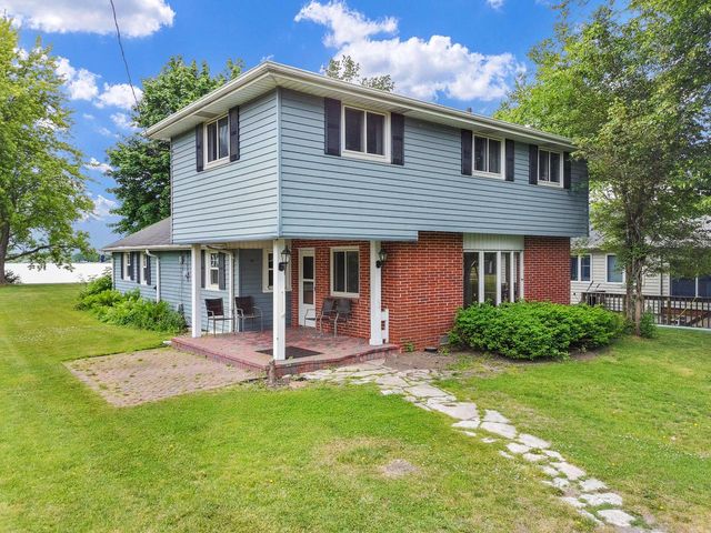 24315 Fairway DRIVE, Kansasville, WI 53139