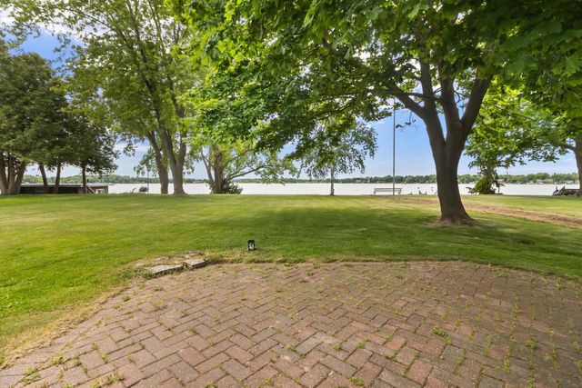 24315 Fairway DRIVE, Kansasville, WI 53139