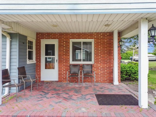 24315 Fairway DRIVE, Kansasville, WI 53139