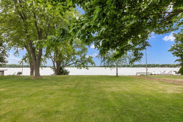 24315 Fairway DRIVE, Kansasville, WI 53139